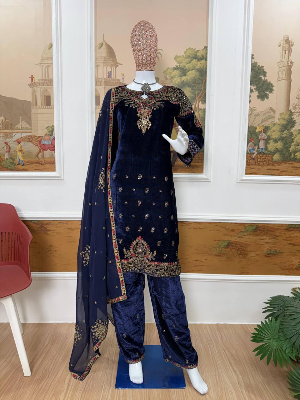velvet kurti, dupatta & pent
